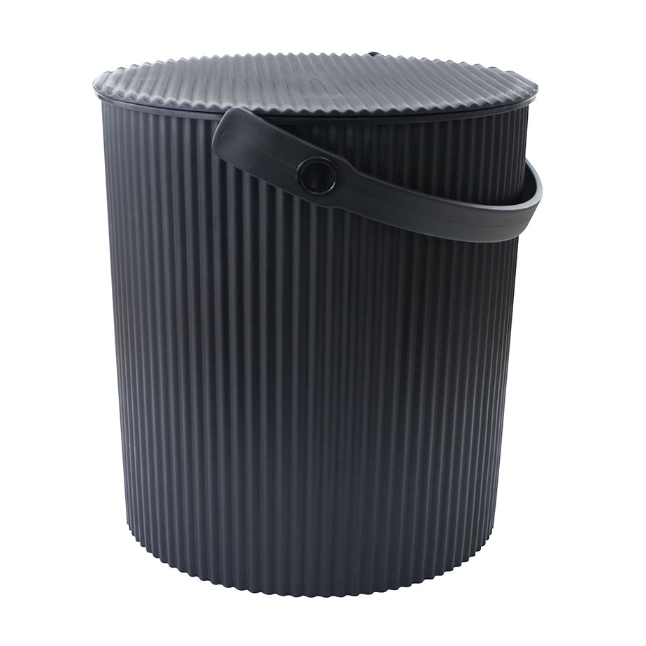 black bucket